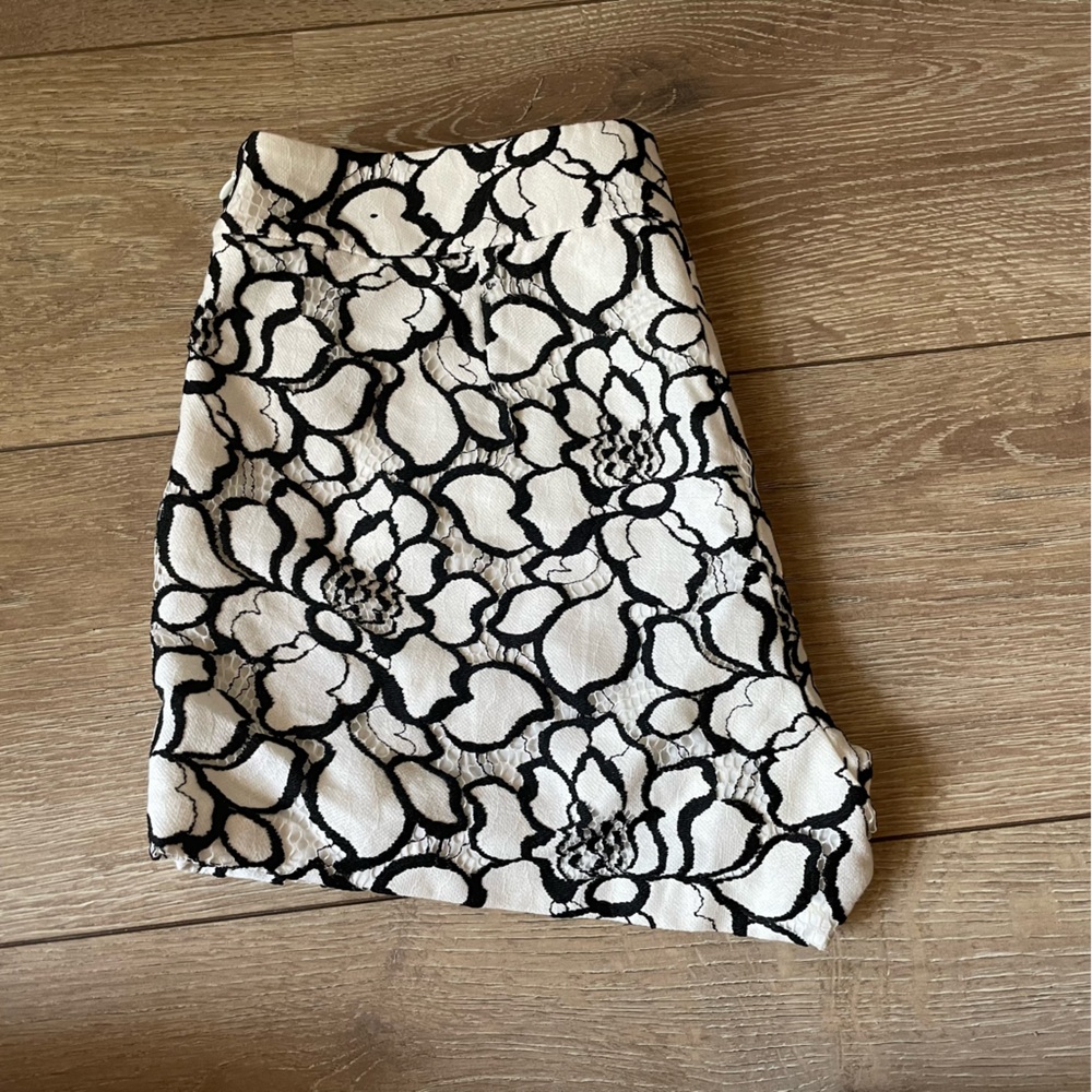 Shorts by Express - Picture 5 of 5
